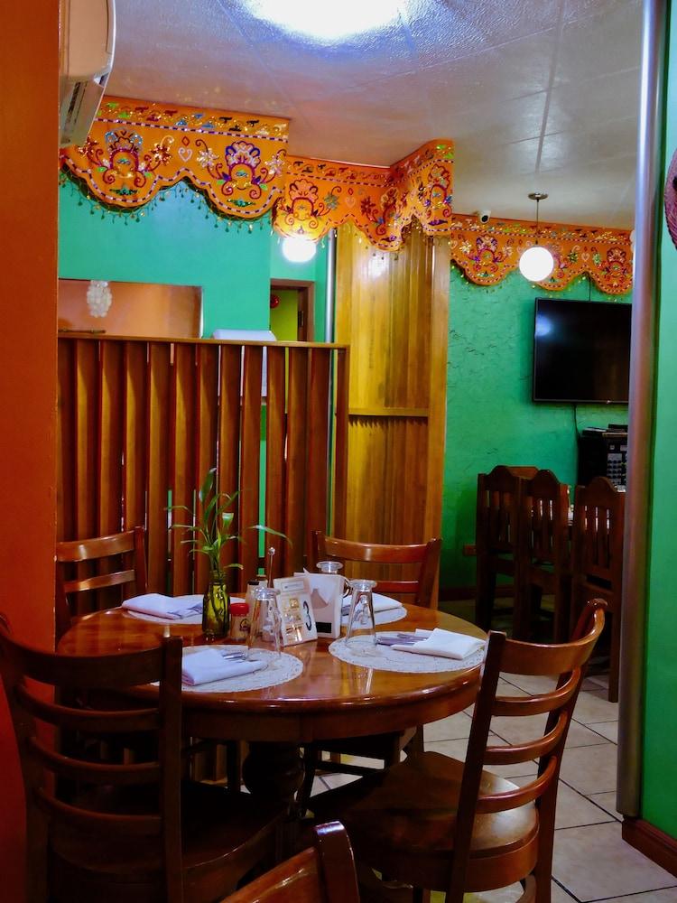 Davao City Tinhat Halal حلال Certified Boutique Hotel And Restaurant מראה חיצוני תמונה