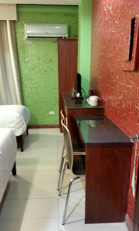 Davao City Tinhat Halal حلال Certified Boutique Hotel And Restaurant מראה חיצוני תמונה