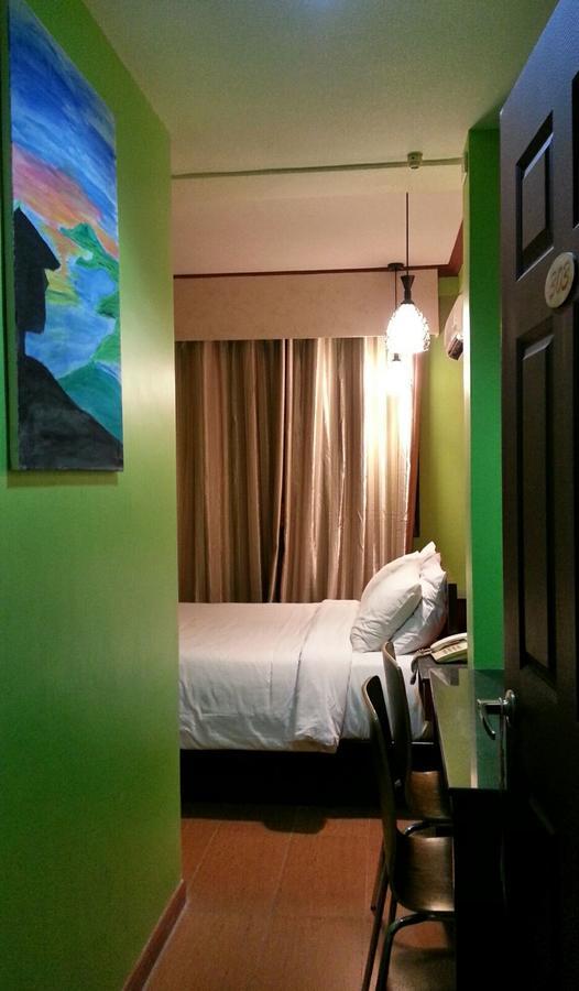 Davao City Tinhat Halal حلال Certified Boutique Hotel And Restaurant מראה חיצוני תמונה